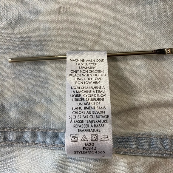 100% cotton Calvin Klein sunbleached denim button down, good condition - Picture 7 of 9